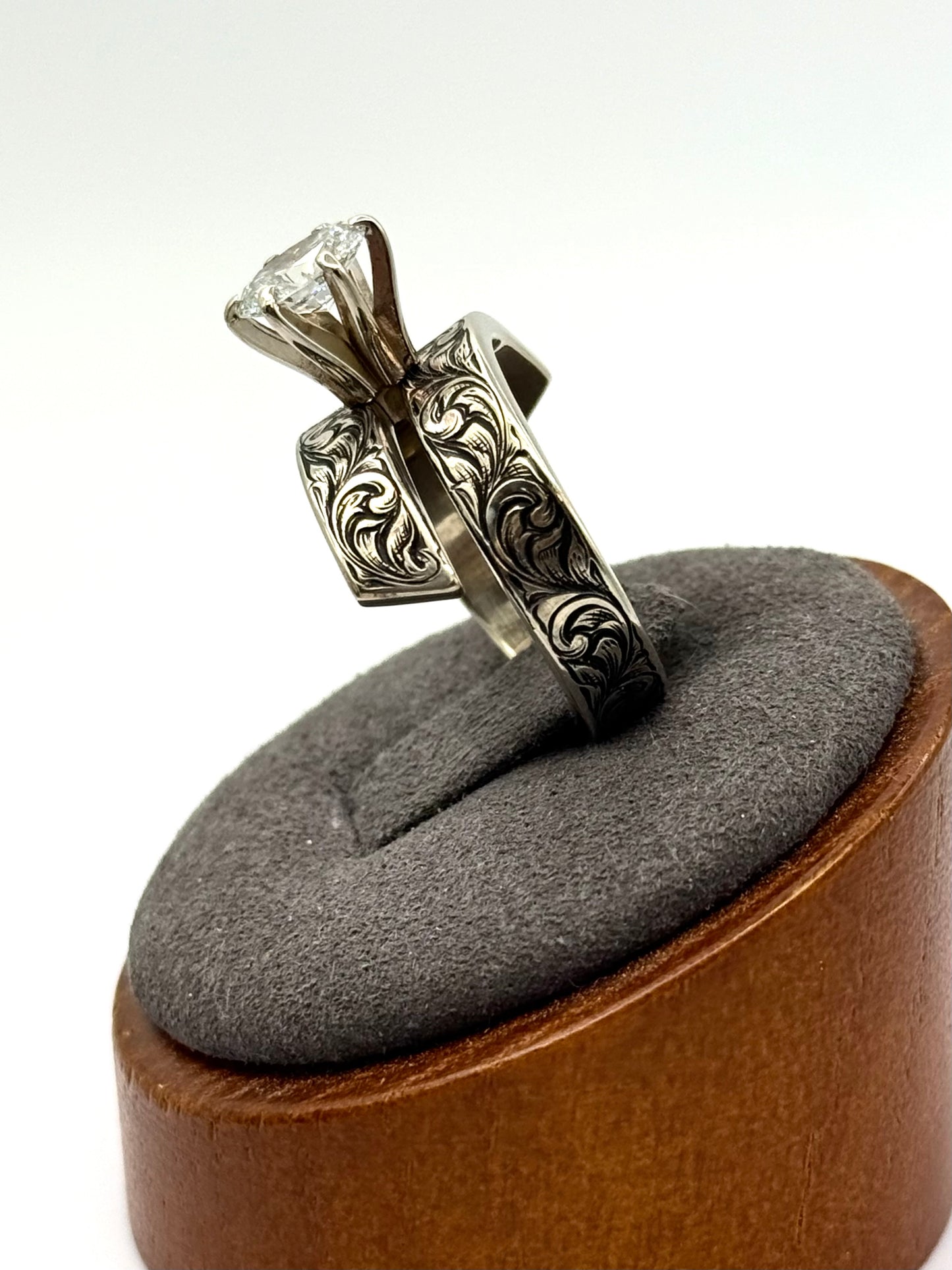 Spiral Ring Whitegold Diamond Sz 7