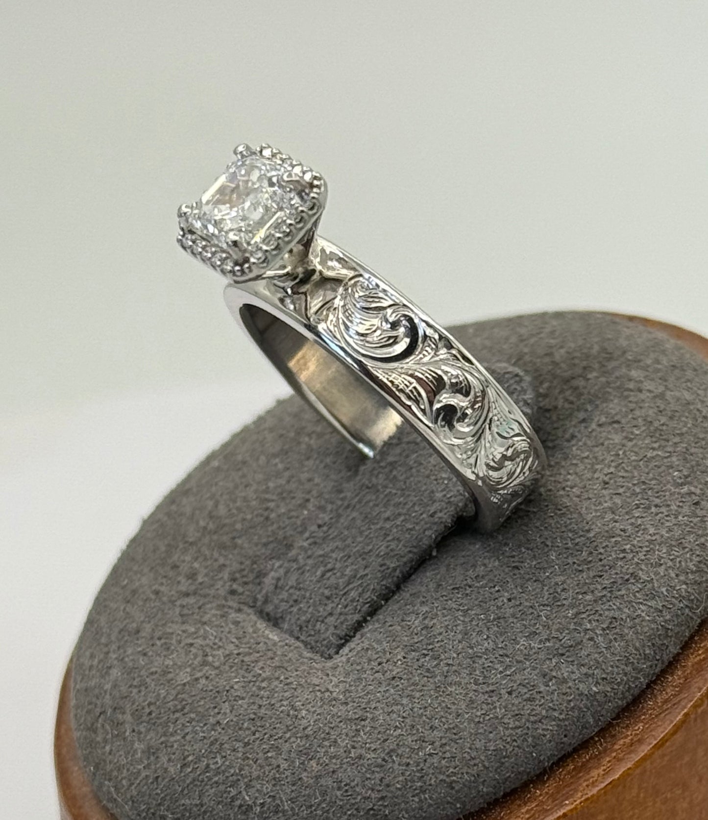 Halo Diamond Ring Sz 7