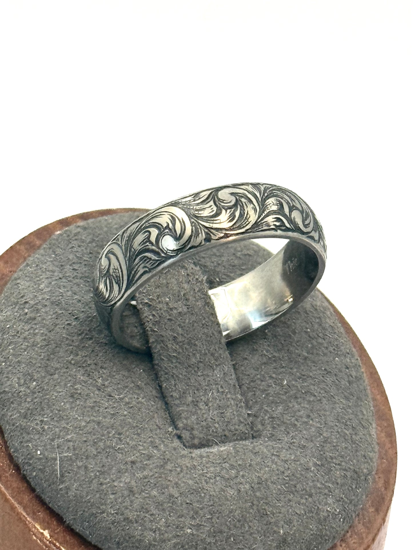 Titanium Band Sz 10