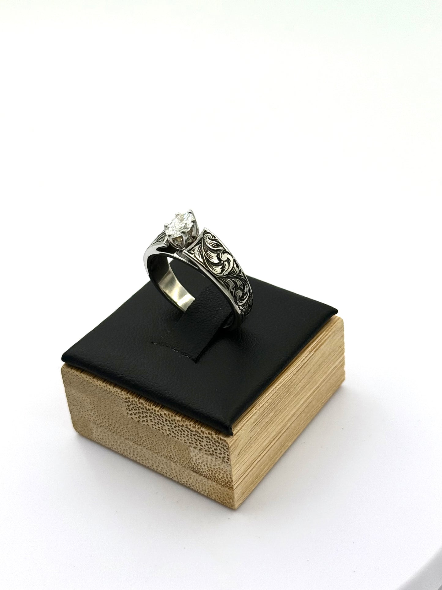 Low Cathedral Ring Sz 7.5