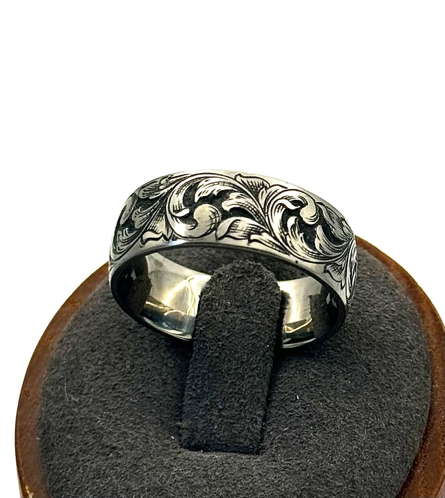 Titanium Band Sz 10.75
