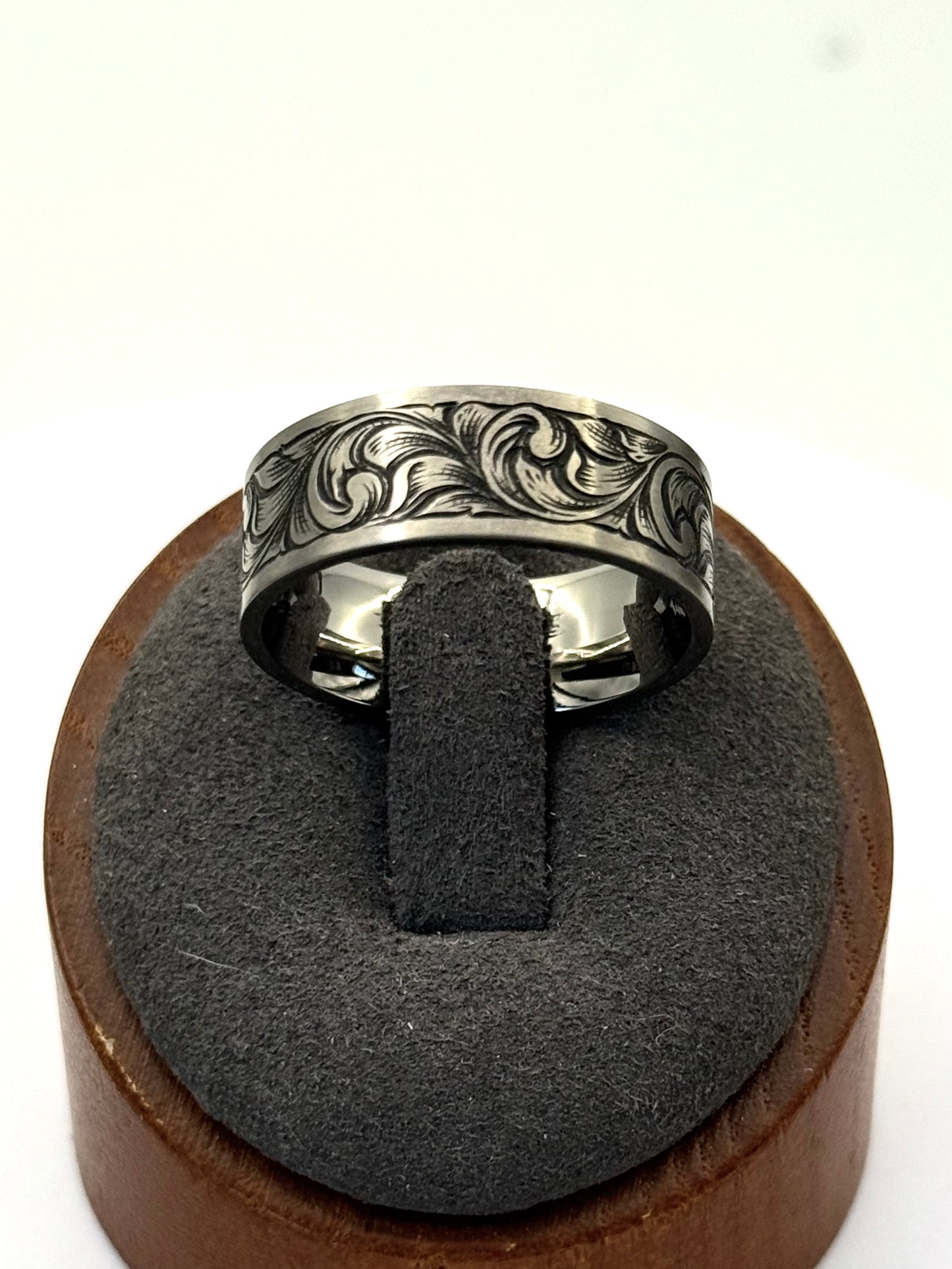 Titanium Band Sz 10