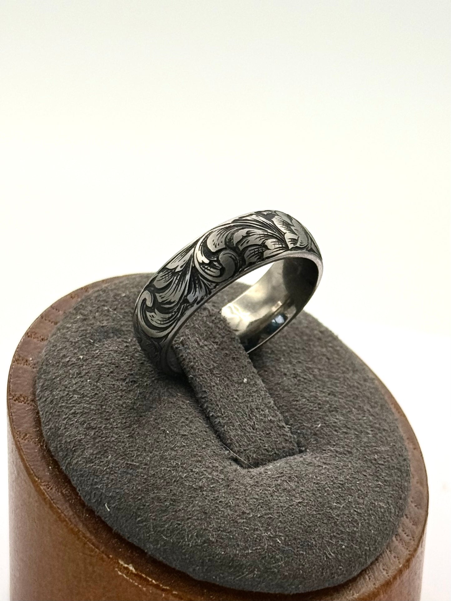 Titanium Band Sz 7