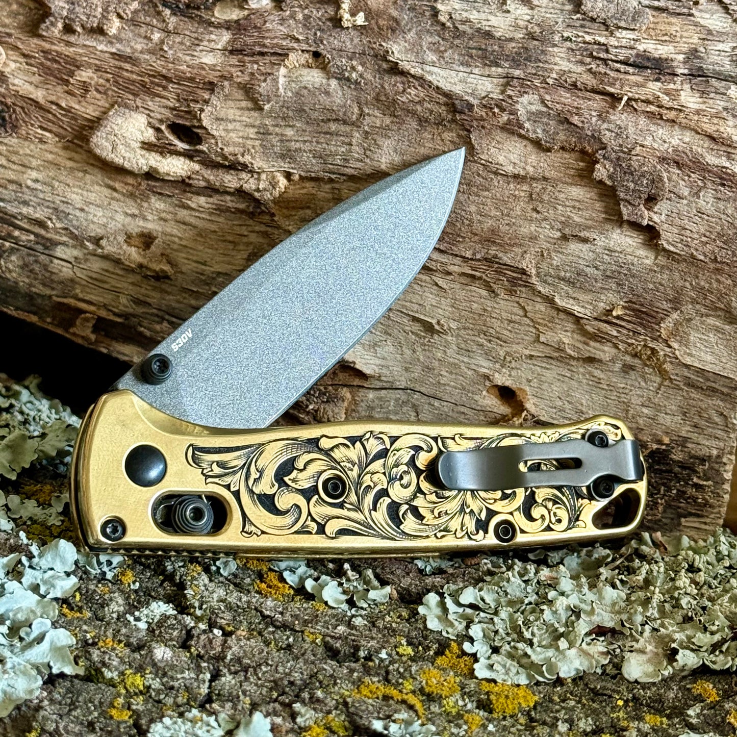 Benchmade Bugout Brass